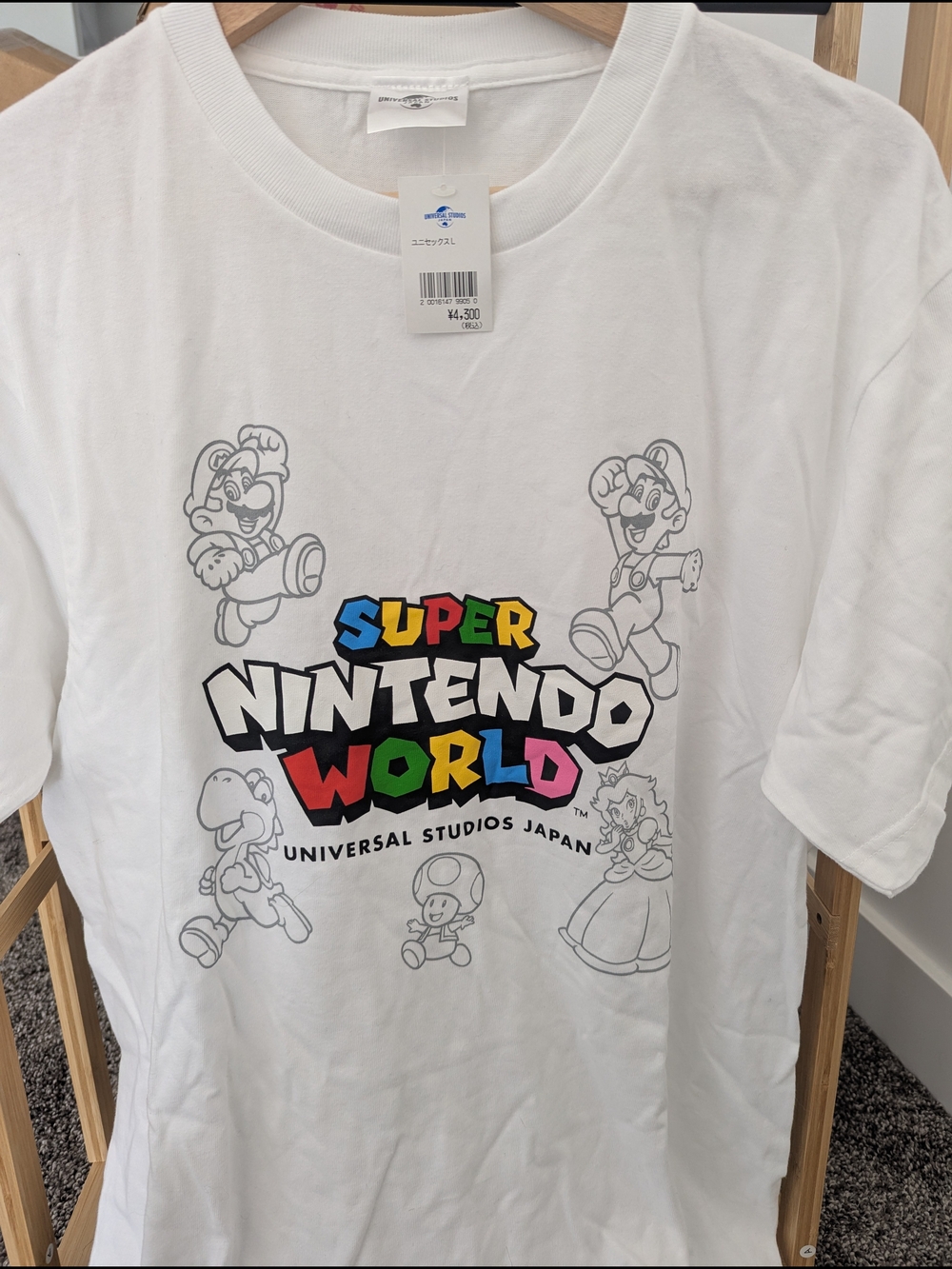 Super Nintendo World White Graphic T-Shirt - Nintendo Japan - Large